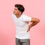 ยกของหนัก-ก้มตัวบ่อย นิสัยเสี่ยง “โรคกระดูกสันหลังเสื่อม” แพทย์ รพ.วิมุต เตือน รักษาไม่หายสนิท ป้องกันไว้ก่อนสายเกินไป