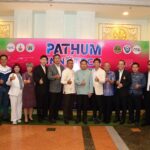 แนวโน้มผู้บริโภคเปลี่ยน! พาณิชย์ปทุมธานีเร่งเดินหน้าหนุนผู้ประกอบการ จัดอบรมการตลาดสมัยใหม่ พร้อมยกระดับสินค้าศักยภาพปทุมธานี ผ่านการจัดงานแสดงและจำหน่ายสินค้าและการเจรจาธุรกิจการค้า 3 ครั้ง และ Road show 1 ครั้ง คาดสร้างมูลค่าไม่ต่ำกว่า 20 ล้านบาท