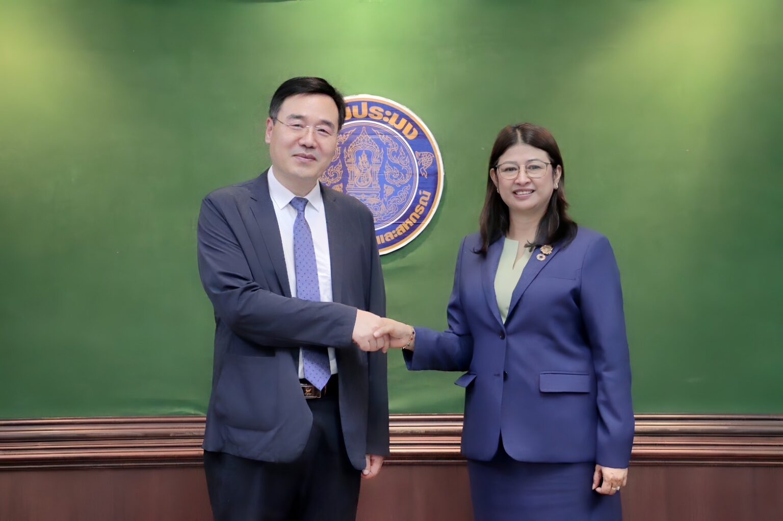 กรมประมง..เปิดบ้านต้อนรับ ส.การประมงจีน ร่วมเจรจาสร้างเครือข่ายการพัฒนาอุตสาหกรรมประมง และส่งเสริมความร่วมมือด้านการค้า หนุนนโยบาย ก.เกษตรฯ รุกกระชับความสัมพันธ์คู่ค้า ขยายโอกาสตลาดสัตว์น้ำไทยในต่างแดน