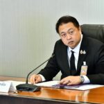 รองนายกฯ สุชาติ ยืนยัน รัฐบาลไม่ปรับค่ามาตรฐานสารหนู จากไม่เกิน 0.01 มก./ล เป็น 0.05 มก./ล พร้อมออกมาตรฐานสิ่งแวดล้อมที่เข้มข้นขึ้น เพื่อคุ้มครองสิ่งแวดล้อมและประชาชน