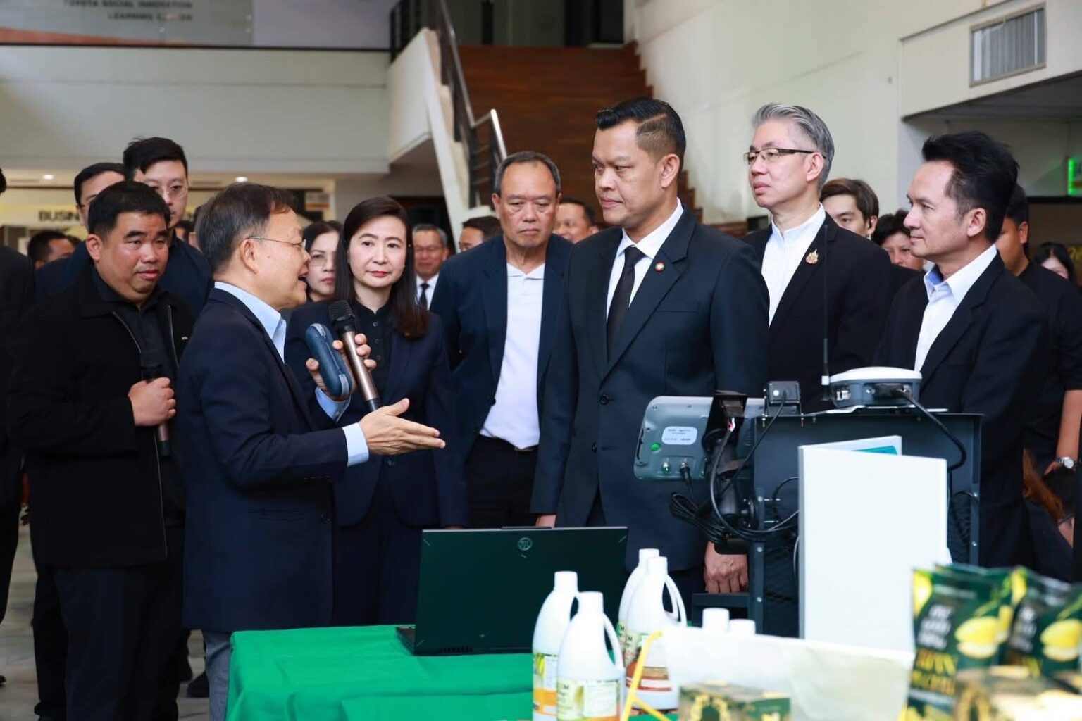 ดีพร้อม จับมือ DPAI เร่งเครื่องต่อเนื่องเป็นปีที่ 2 สานฝันผู้ประกอบการ ผลักดันสู่เกษตรอุตสาหกรรมดิจิทัล ด้วยAI ภายใต้แนวคิด “Agro Solutions 5.0” ผสานเทคโนโลยีอวกาศและ AI เดินหน้าปั้น 47 กิจการต้นแบบ ขับเคลื่อนเกษตรอุตสาหกรรมไทยสู่ห่วงโซ่อุปทานโลก