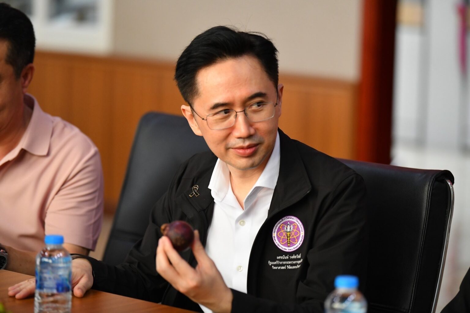 “ยศชนัน” นำทีม อว. ลงพื้นที่จันทบุรี ดันวิจัย–นวัตกรรมยกระดับอุตสาหกรรมผลไม้ไทยครบวงจร ตั้งแต่ต้นน้ำถึงปลายน้ำ หนุนมาตรฐานส่งออก เพิ่มมูลค่าเกษตร–อาหารแห่งอนาคต สร้างเศรษฐกิจใหม่ของประเทศ
