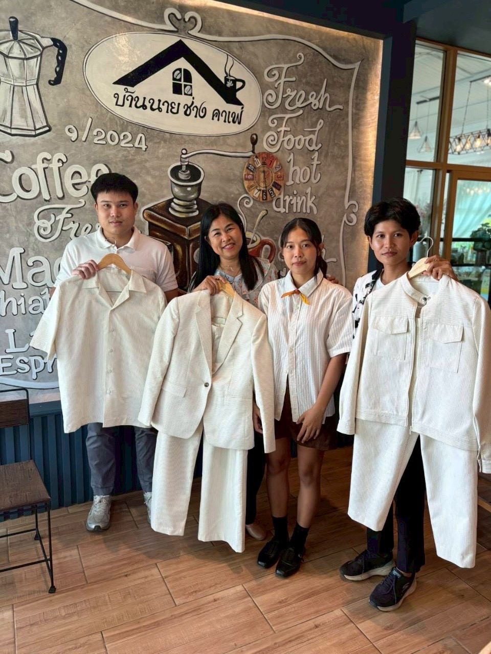 ศูนย์ศึกษาการพัฒนาอ่าวคุ้งกระเบนฯ พลิก “สาหร่ายชีวมวล” สู่นวัตกรรมเส้นใยปั้นแฟชั่นรักษ์โลกเปลี่ยนของเสียในบ่อเลี้ยงสัตว์น้ำ เป็นวัสดุชีวภาพมูลค่าสูง หนุนเศรษฐกิจสีเขียวอย่างยั่งยืน