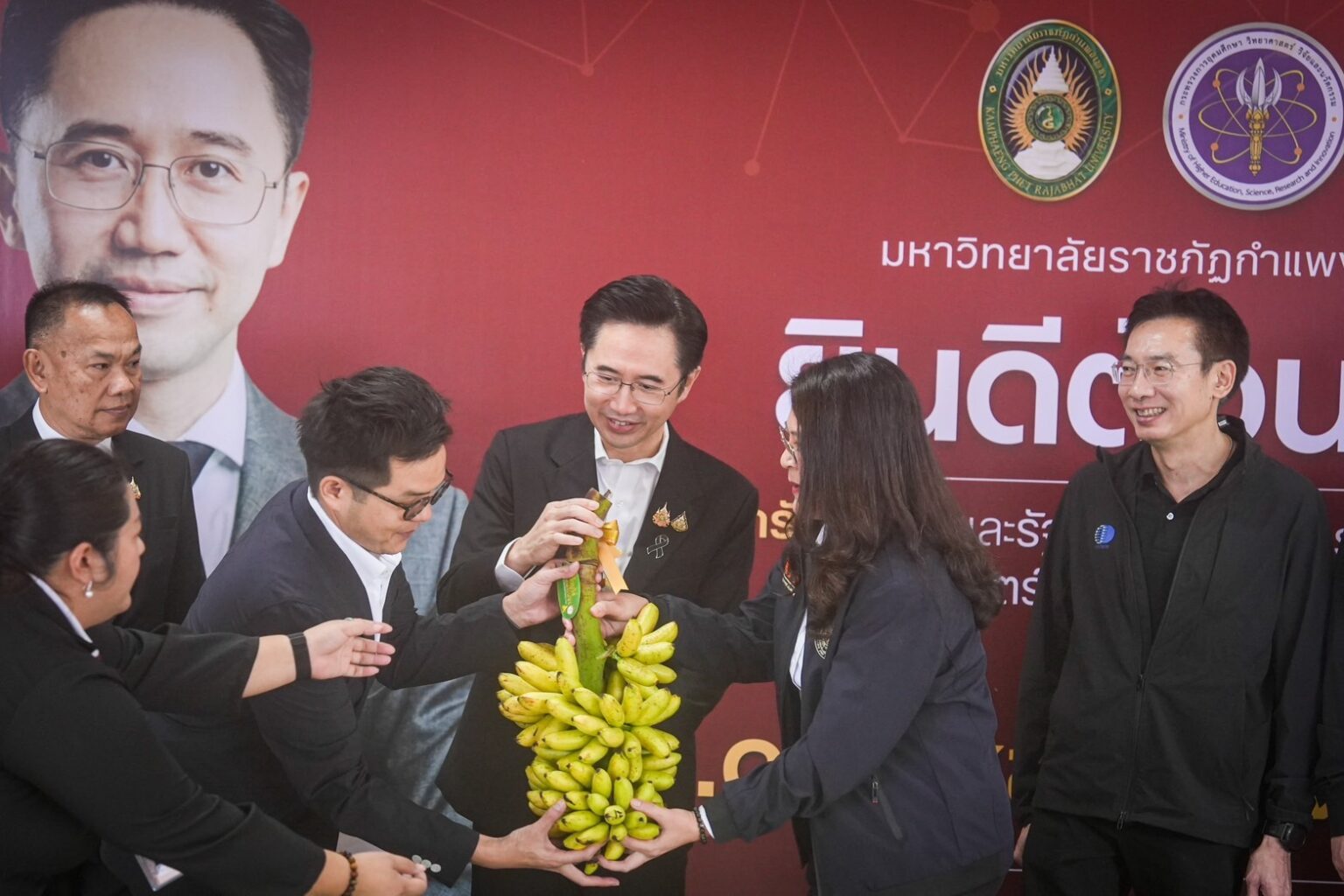 “ยศชนัน” ดันพื้นที่มหาลัยเป็น “ที่ดินทำกิน” แก้จนเบ็ดเสร็จ ปักหมุดกำแพงเพชร ชู “กล้วยไข่-ปุ๋ยสั่งตัด” ทำเงิน เร่งผลิตพันธุ์มันฯ ปลอดโรคใบด่างแจกใน 1 ปี