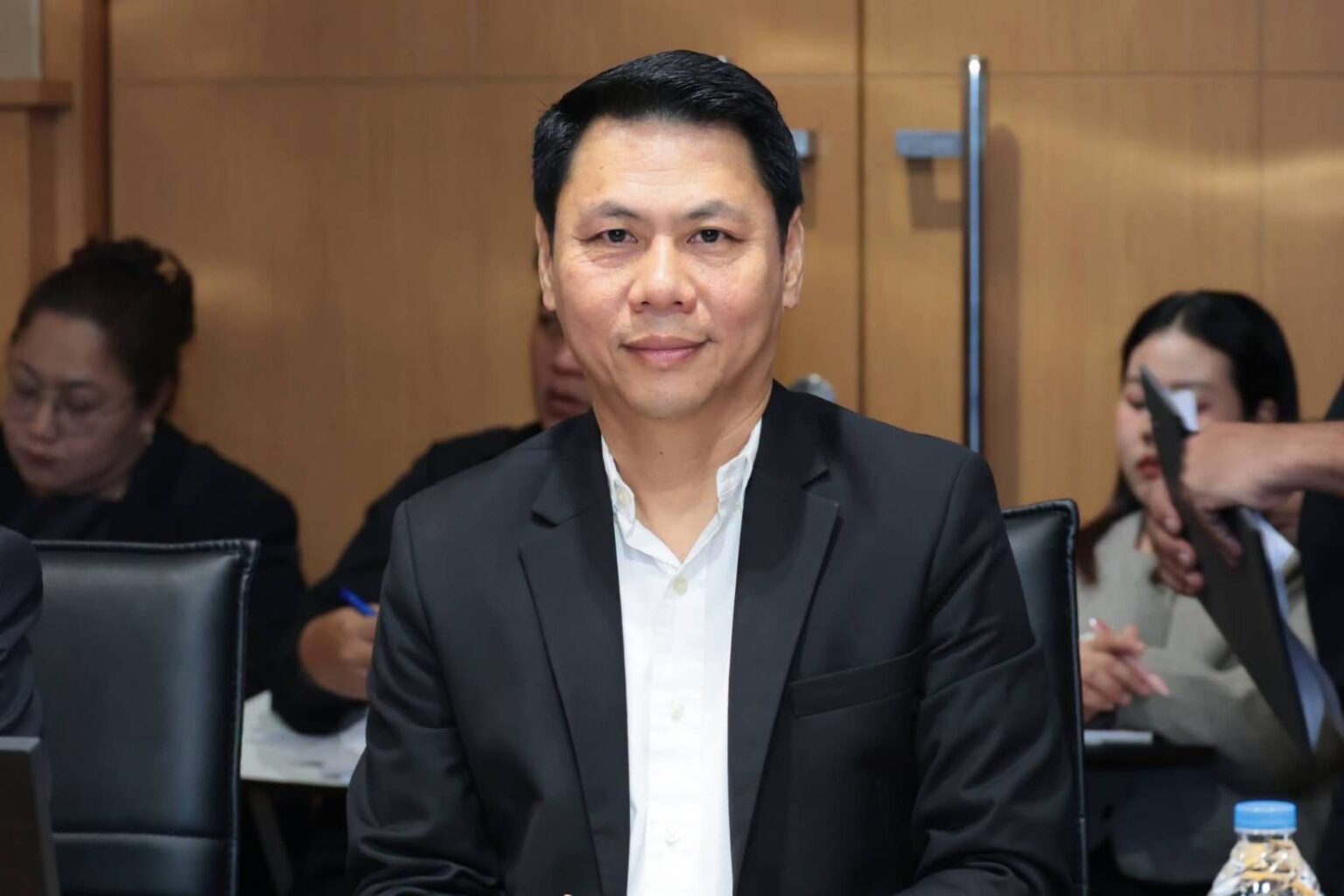 กรมส่งเสริมการเกษตร แจงข้อเท็จจริง “กะเพราพันธุ์คุ้มครอง” จดทะเบียนเพียง 4 พันธุ์ ไม่กระทบพันธุ์อื่น ย้ำกินได้ แจกจ่ายได้ แต่ห้ามนำส่วนขยายพันธุ์ไปจำหน่ายเชิงพาณิชย์